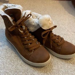 Faux shearling and suede athletic boots lace ups!